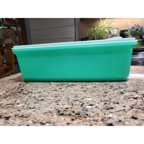Tupperware Celery Vegetable Crisper Bread Keeper Saver Jadeite Green (vintage) - Picture 8 of 16